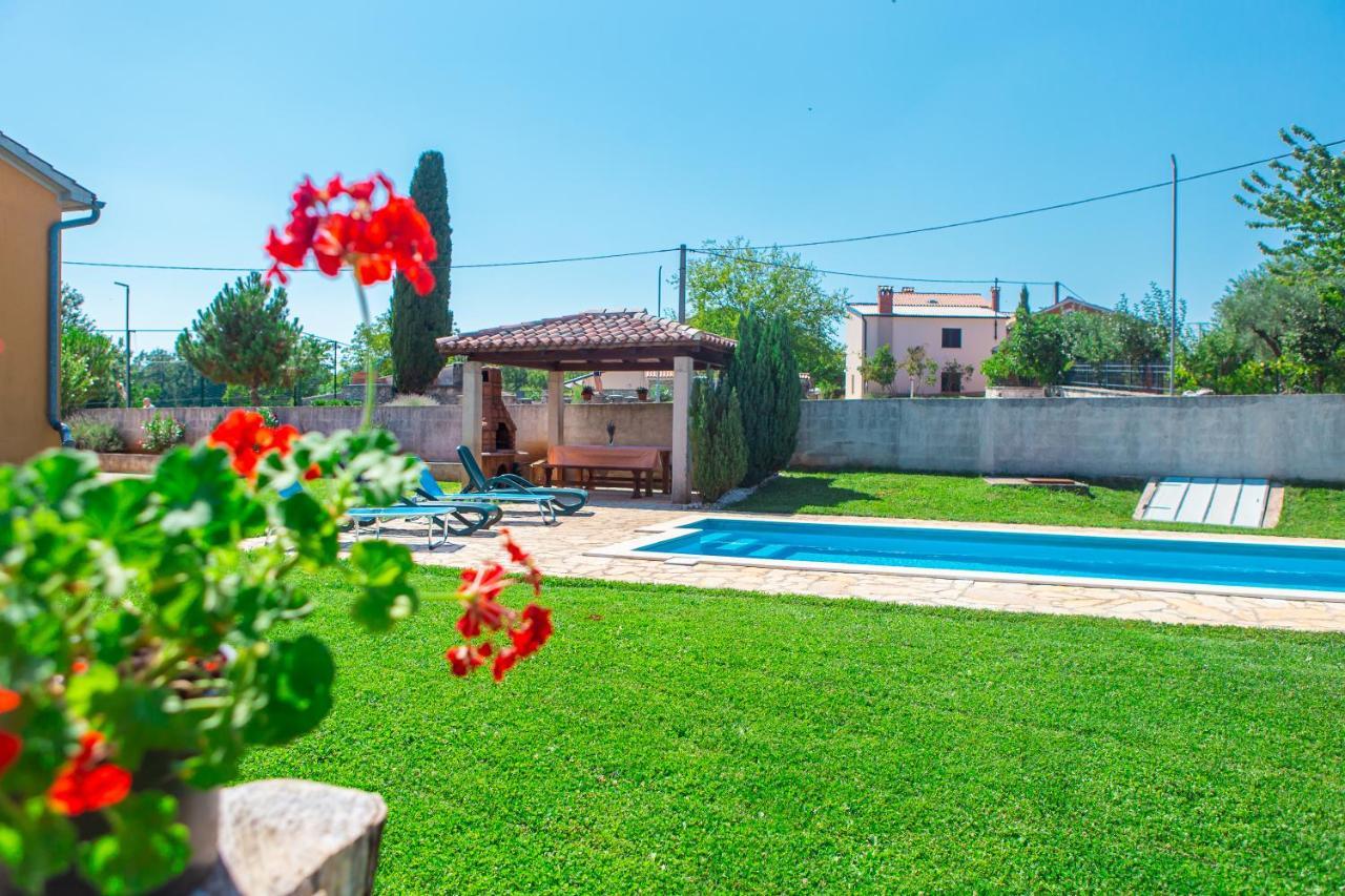 Holiday Home Labud Žminj Kültér fotó
